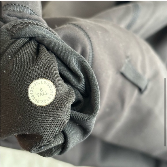 Lululemon High Rise Wunder Train Leggings Black Size 6 - Picture 6 of 6